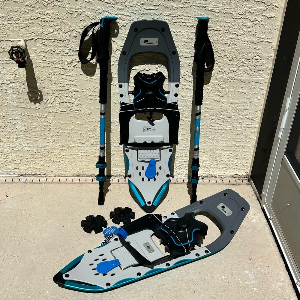 Denali Unisex Sawtooth Spin Snowshoe 8×25 w/ Poles & Bag Winter Hiking - Picture 2 of 16